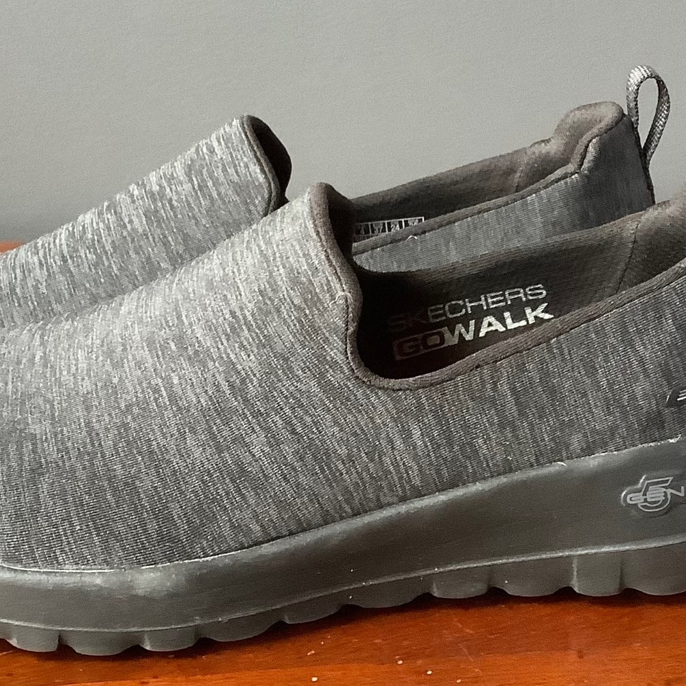 NEW! SKECHERS GOGA MAX GO WALK shoes Grey